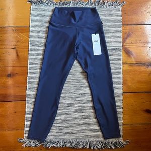 "NEW" Alo Yoga - 7/8 HIGH-WAIST AIRBRUSH LEGGING - Navy Blue - Size M
